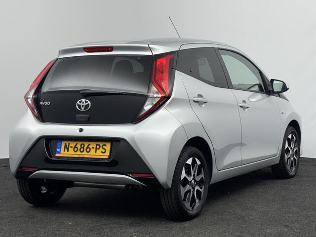 Toyota AYGO 1.0 VVT-i x-joy | 1e Eigenaar | Carplay/Android Auto | 15"velgen | Camera |