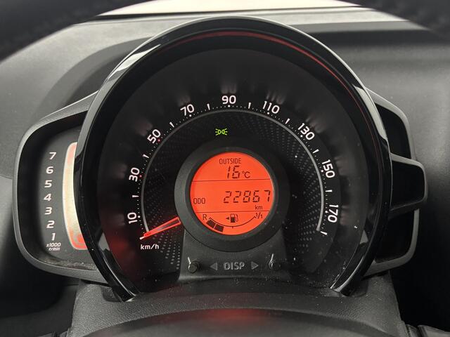 Toyota AYGO 1.0 VVT-i x-joy | 1e Eigenaar | Carplay/Android Auto | 15"velgen | Camera |