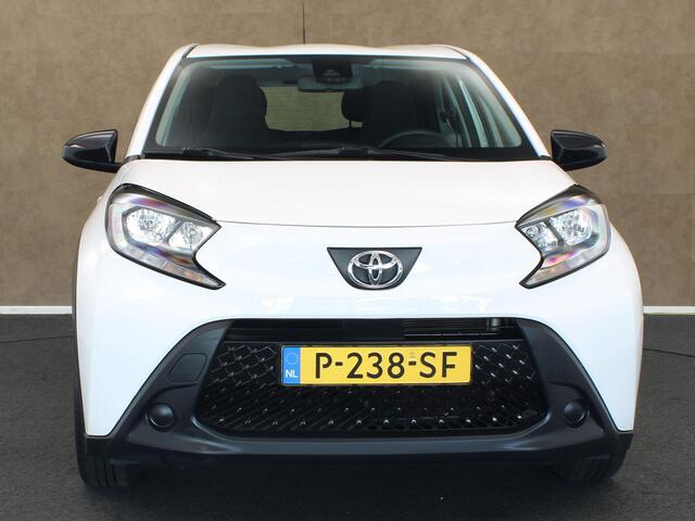 Toyota AYGO X 1.0 VVT-i S-CVT Play - ORIGINEEL NEDERLANDSE AUTO -ACHTERUITRIJCAMERA - APPLE CARPLAY/ANDROID AUTO - CRUISE CONTROL ADAPTIEF - AIRCO - VERKEERSBORDDETECTIE - GROOTLICHTASSISTENT - LEDEREN STUURWIEL - DAB-ONTVANGER - BLUETOOTH TELEFOONVOORBEREIDING