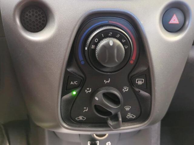 Toyota AYGO 1.0 VVT-i x-Play, Camera! Carplay! VERWACHT!!