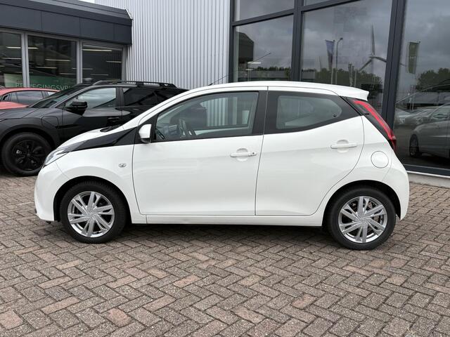 Toyota AYGO 1.0 VVT-i x-play limited