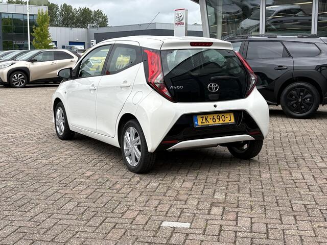Toyota AYGO 1.0 VVT-i x-play limited