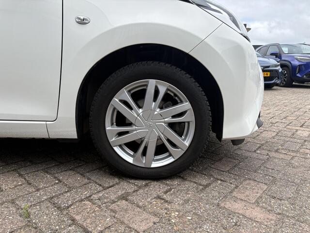 Toyota AYGO 1.0 VVT-i x-play limited