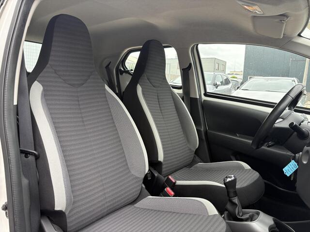 Toyota AYGO 1.0 VVT-i x-play limited