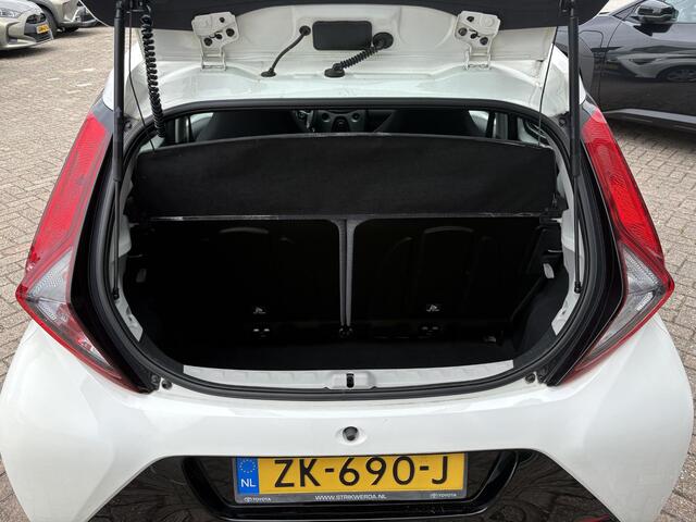 Toyota AYGO 1.0 VVT-i x-play limited
