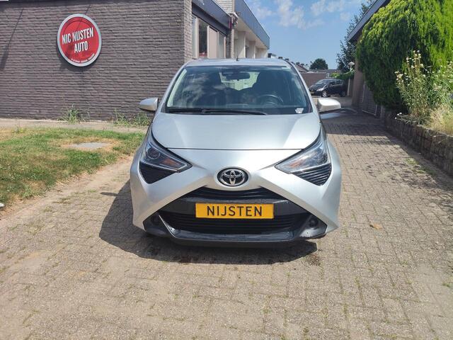 Toyota AYGO 1.0 5-drs, Airco, Navi via App, Camera.