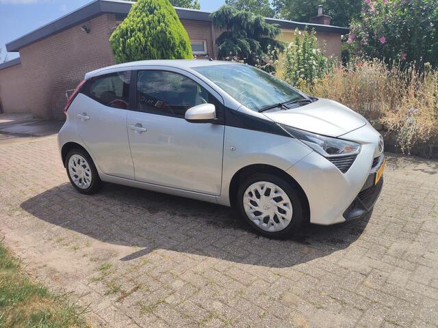 Toyota AYGO 1.0 5-drs, Airco, Navi via App, Camera.