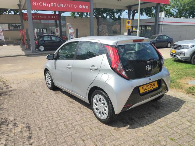 Toyota AYGO 1.0 5-drs, Airco, Navi via App, Camera.