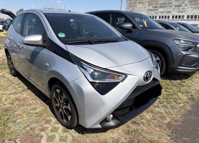 Toyota AYGO 1.0 VVT-i x-play limited | Apple Carplay | Achteruitrij Camera | Dealeronderhouden | VERWACHT