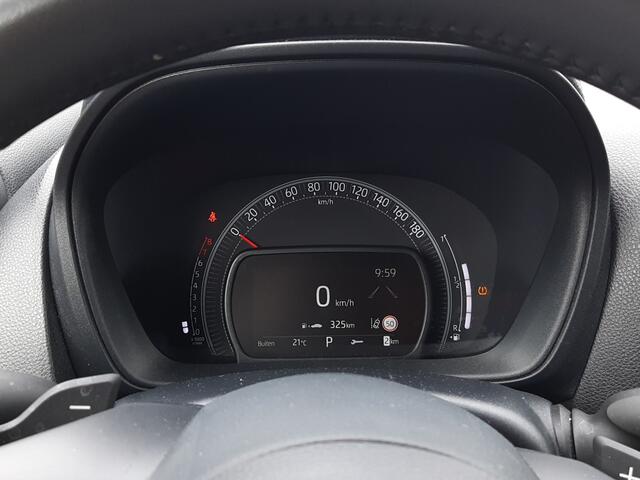 Toyota AYGO X 1.0 VVT-i S-CVT Premium | Stoelverwarming | Climate Control | Cruise control adaptive | Achteruitijcamera | Draadloze telefoonlader | Keyless Entry/Start |