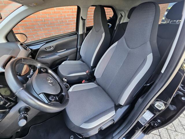 Toyota AYGO 1.0 VVT-i x-joy Automaat 1e eigenaar Clima Camera Carplay
