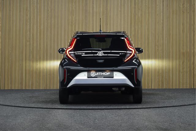 Toyota AYGO X Hybrid 115 pulse Easy Pack | Nieuw uit voorraad Leverbaar! | Adaptive-cruise | Camera | Clima | Maps Navigatie | Parkeersensoren V+A | Apple Carplay & Android Auto | Keyless | Stoelverwarming
