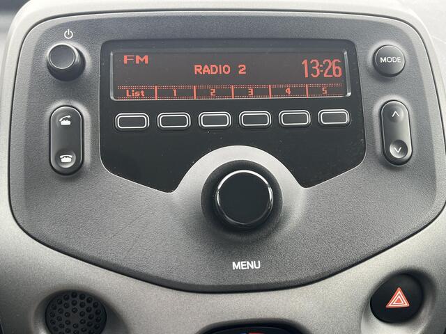 Toyota AYGO 1.0 VVT-i x-play | X-shift automaat | Bluetooth | Airconditioning |