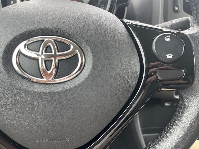 Toyota AYGO 1.0 VVT-i x-play | X-shift automaat | Bluetooth | Airconditioning |