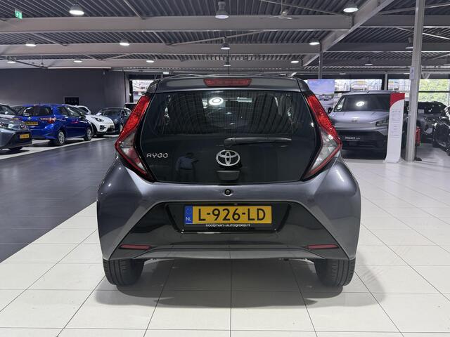 Toyota AYGO 1.0 VVT-i x-play limited
