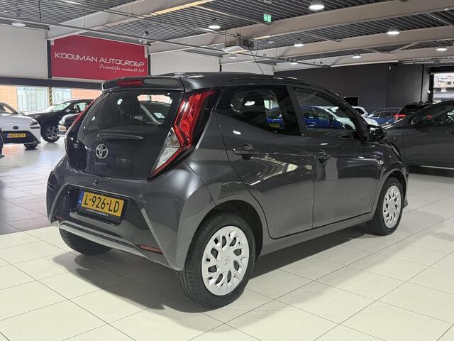 Toyota AYGO 1.0 VVT-i x-play limited