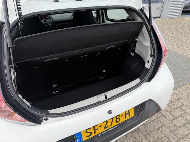 Toyota AYGO 1.0 VVT-i x-fun