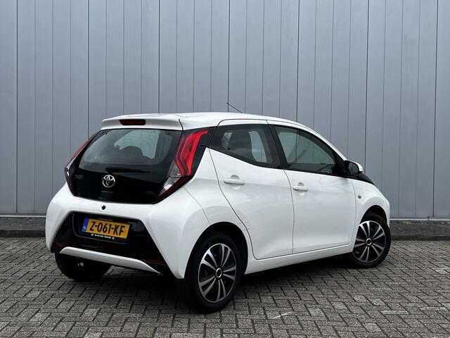 Toyota AYGO 1.0 VVT-i X-Play Apple Carplay Android Auto Airco