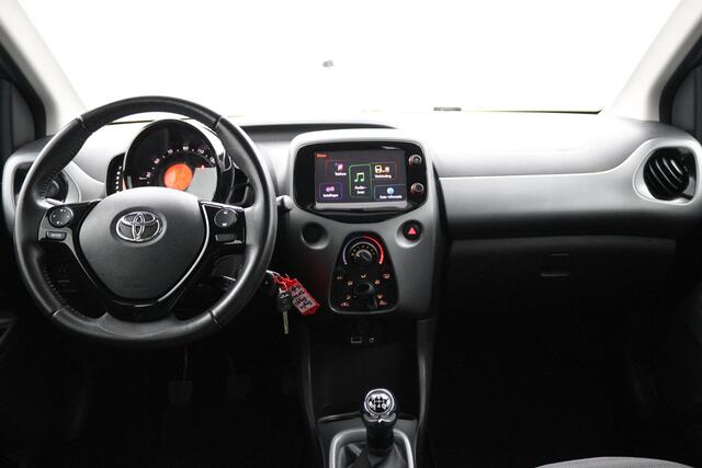 Toyota AYGO 1.0 VVT-i x-cite | Cabrio vouwdak | Airco | Parkeercamera |