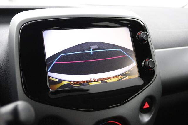 Toyota AYGO 1.0 VVT-i x-cite | Cabrio vouwdak | Airco | Parkeercamera |