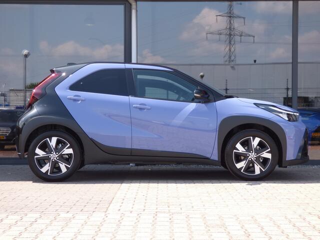 Toyota AYGO X Hybrid 115 pulse Bi tone
