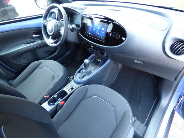 Toyota AYGO X Hybrid 115 pulse Bi tone