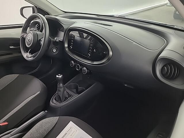 Toyota AYGO X 1.0 VVT-i MT Play 1e-Eig. & Keurig-Onderh. BOVAG-Garantie. NL-Auto.