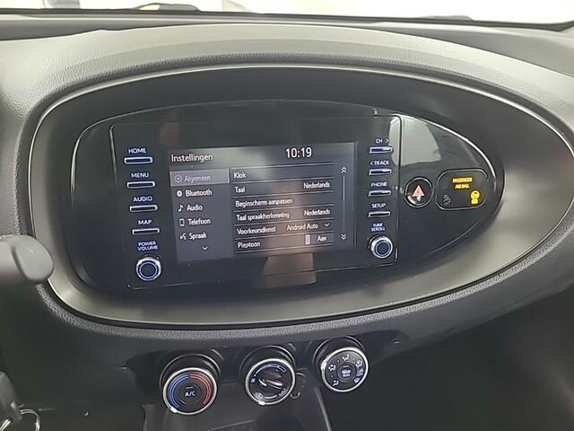 Toyota AYGO X 1.0 VVT-i MT Play 1e-Eig. & Keurig-Onderh. BOVAG-Garantie. NL-Auto.
