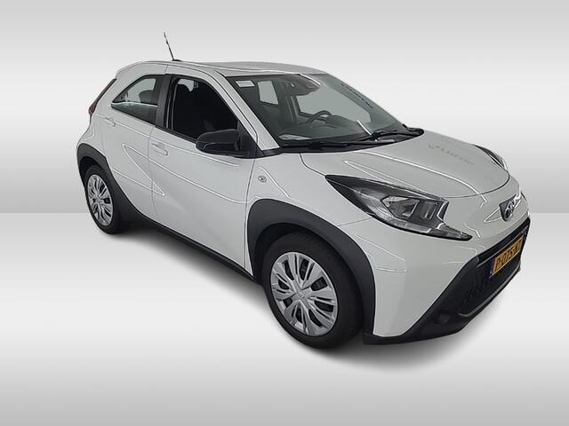 Toyota AYGO X 1.0 VVT-i MT Play 1e-Eig. & Keurig-Onderh. BOVAG-Garantie. NL-Auto.