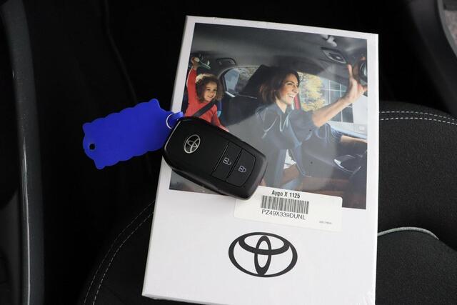 Toyota AYGO X Hybrid 115 pulse | Apple Carplay/Android Auto | Parkeer sensoren | Climate Control | Cruise Control |