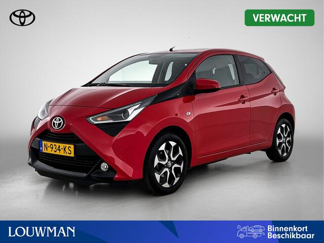 Toyota AYGO 1.0 VVT-i x-joy | Dealer onderhouden | Apple CarPlay/Android Auto | Climate Control | DAB | Automatische verlichting | Velgen | Elektrische ramen voor | Buitenspiegels elektrisch verstelbaar |
