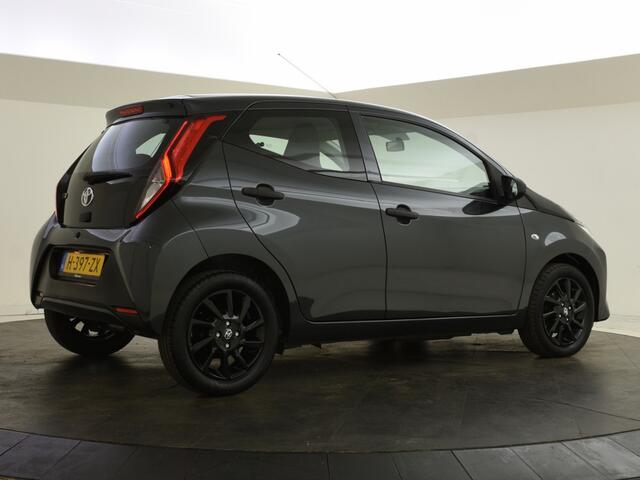 Toyota AYGO 1.0 VVT-i x-fun | LMV | Cruisecontrol | Airco |