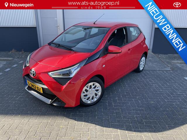 Toyota AYGO 1.0 VVT-i x-play | Rijklaar prijs | Apple/Android Navigatie | All-season banden | Org NL en 1e Eigenaar |