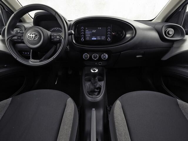 Toyota AYGO 1.0 VVT-i MT Play (APPLE CARPLAY, NAVIGATIE, ADAPTIVE CRUISE, SPORTSTOELEN, LANE ASSIST, CAMERA, NIEUWSTAAT)