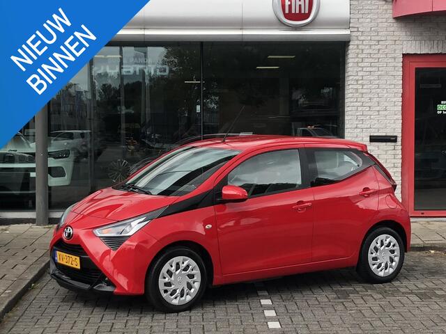 Toyota AYGO 1.0 VVT-i x-play 5-drs AIRCO|APPLE/ANDROID|CAMERA|DAB|CRUISE CONTROL|BLUETOOTH|USB