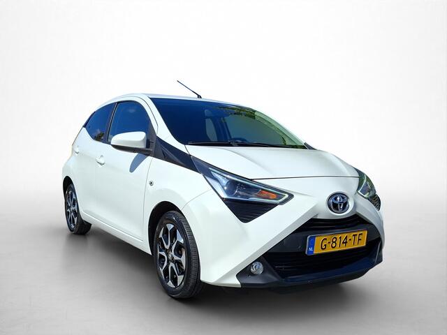 Toyota AYGO 1.0 VVT-i x-joy | BTW voertuig | Dealer onderhouden | Climate control | Apple CarPlay/Android Auto | Achteruitrijcamera | Automatische verlichting |