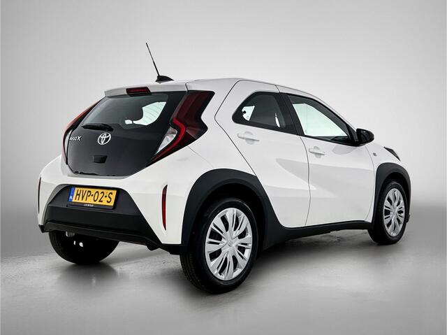 Toyota AYGO X 1.0 VVT-i MT Play | BTW voertuig | Apple CarPlay/Android Auto | Cruise Control Adaptive | Airco | Achteruitrijcamera | Elektrische ramen voor | elektrisch verstelbare spiegels |