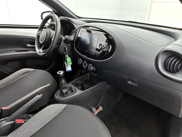 Toyota AYGO X 1.0 VVT-i MT Play | BTW voertuig | Apple CarPlay/Android Auto | Cruise Control Adaptive | Airco | Achteruitrijcamera | Elektrische ramen voor | elektrisch verstelbare spiegels |