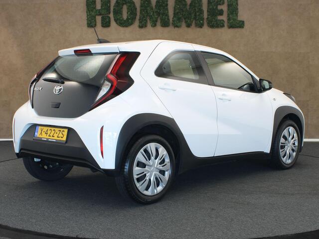 Toyota AYGO X 1.0 VVT-i MT Play - ORIGINEEL NEDERLANDSE AUTO - AIRCO - ADAPTIEVE CRUISE CONTROL - ACHTERUITRIJCAMERA - BLUETOOTH - LICHTSENSOR - DAB RADIO - APPLE CARPLAY/ ANDROID AUTO
