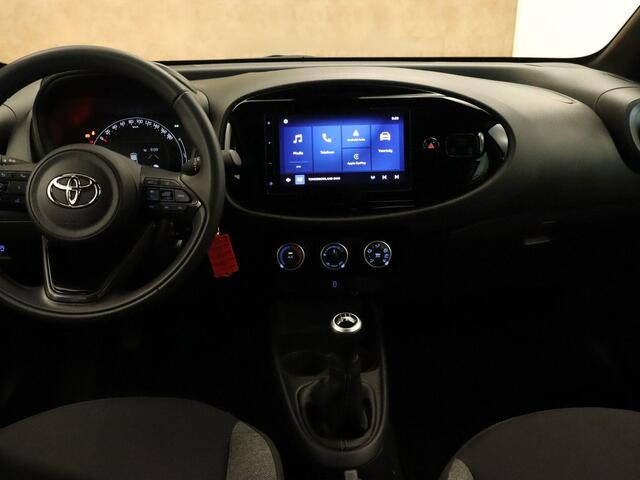 Toyota AYGO X 1.0 VVT-i MT Play - ORIGINEEL NEDERLANDSE AUTO - AIRCO - ADAPTIEVE CRUISE CONTROL - ACHTERUITRIJCAMERA - BLUETOOTH - LICHTSENSOR - DAB RADIO - APPLE CARPLAY/ ANDROID AUTO