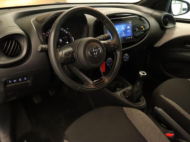 Toyota AYGO X 1.0 VVT-i MT Play - ORIGINEEL NEDERLANDSE AUTO - AFKOMSTIG VAN 1E EIGENAAR - AIRCO - APPLE CARPLAY/ ANDROID AUTO - CAMERA - DAB AUDIO -