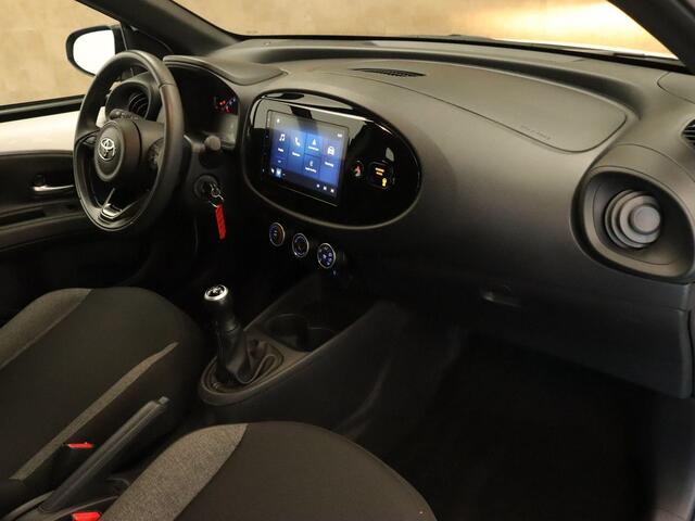 Toyota AYGO X 1.0 VVT-i MT Play - ORIGINEEL NEDERLANDSE AUTO - AFKOMSTIG VAN 1E EIGENAAR - AIRCO - APPLE CARPLAY/ ANDROID AUTO - CAMERA - DAB AUDIO -