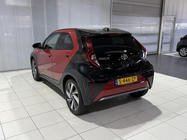 Toyota AYGO X 1.0 VVT-i MT Envy JBL Geluidsinstallatie, 2 Tone Lak, Draadloos opladen mobiele telefoon, Camera, Adaptieve Cruise Control, BTW Auto