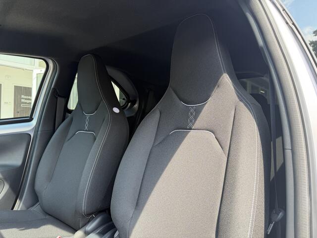 Toyota AYGO X Hybrid 115 Pulse + Easy Pack Apple/Android, Draadloze telefoonlader, Parkeersensoren