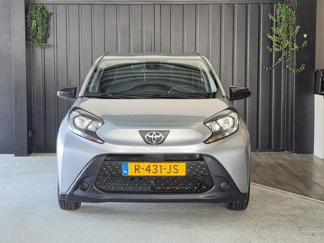 Toyota AYGO X 1.0 VVT-i MT Play | Achteruitrijcamera | LMV 17"| 1e eig (NAP) | Carplay | Cruise Control Adaptief | LED |