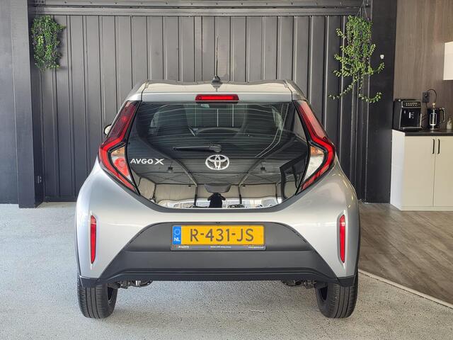Toyota AYGO X 1.0 VVT-i MT Play | Achteruitrijcamera | LMV 17"| 1e eig (NAP) | Carplay | Cruise Control Adaptief | LED |