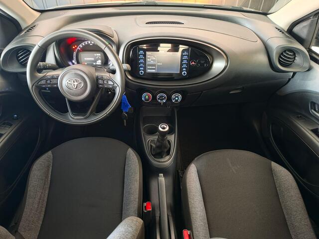 Toyota AYGO X 1.0 VVT-i MT Play | Achteruitrijcamera | LMV 17"| 1e eig (NAP) | Carplay | Cruise Control Adaptief | LED |