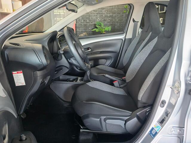 Toyota AYGO X 1.0 VVT-i MT Play | Achteruitrijcamera | LMV 17"| 1e eig (NAP) | Carplay | Cruise Control Adaptief | LED |