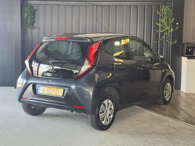 Toyota AYGO 1.0 VVT-i x | Lage KM (NAP) | LED verlichting | Hill Hold Functie | start/stop systeem |