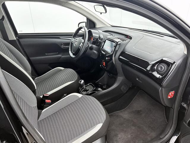 Toyota AYGO 1.0 VVT-i x-joy Automaat | Safety-Pack | Keyless Entry/Start | Climate Control | Apple CarPlay/Android Auto | Achteruitrijcamera | Elektrische ramen voor | elektrisch verstelbare buitenspiegels | Automatische verlich
